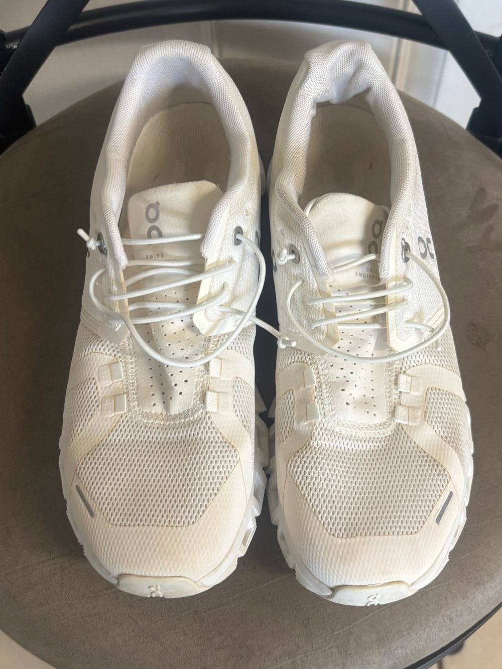 Size 9 Cloud6 white/white mesh bungee lace sneakers.  In EUC!